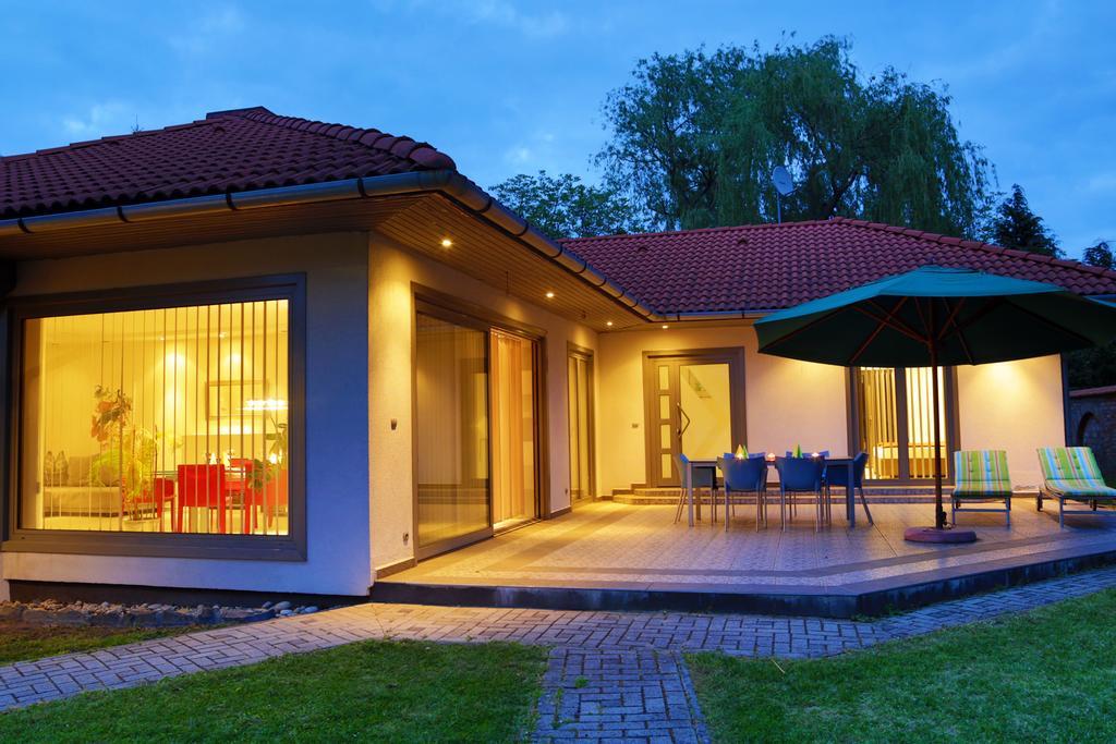 Villa Hajnal Nyaralohaz à Balatonfenyves Extérieur photo