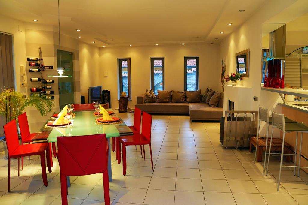 Villa Hajnal Nyaralohaz à Balatonfenyves Extérieur photo